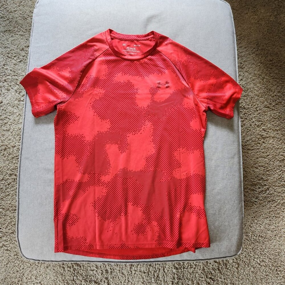 Under Armour The Tech Tee S/S Shirt, Small, Red Camo